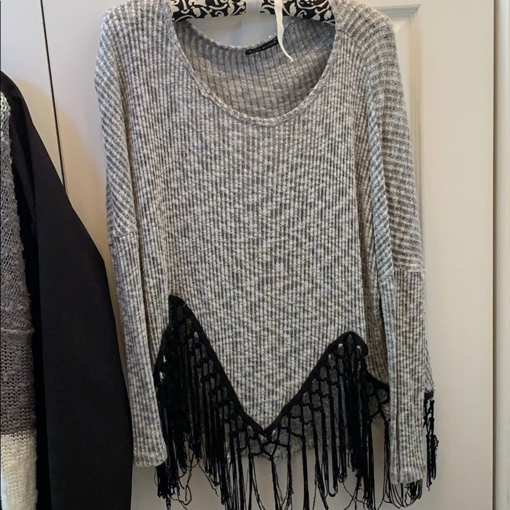 Fray sweater gray white heathered